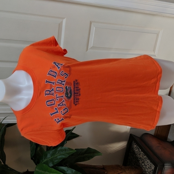 GIII 4 Her By Carl Banks Women's Short Sleeve Fitted Graphic Tee Size Medium - Picture 1 of 6